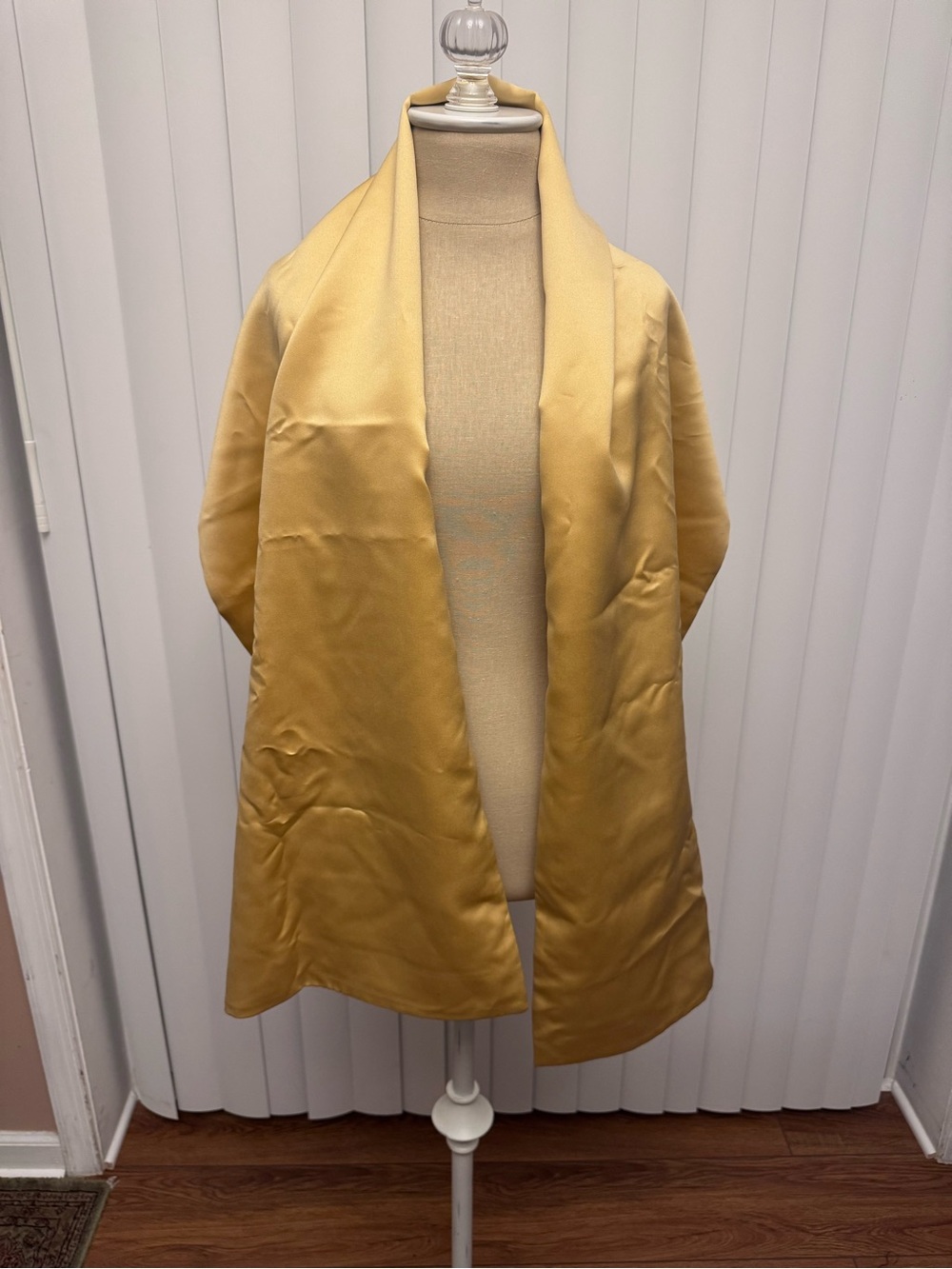 Nicole Miller Gold Luxury Evening Wrap / Shawl / Stole